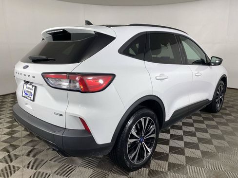 Used 2022 Ford Escape SE w/ SE Sport Appearance Package AWD/4WD image 7