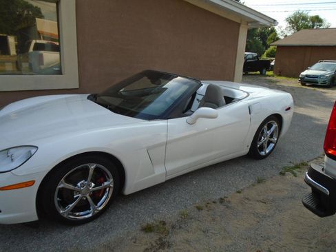 Used 2009 Chevrolet Corvette Convertible w/ Preferred Equipment Group RWD image 23