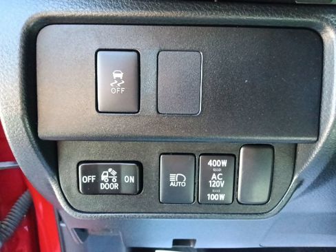 Used 2021 Toyota Tacoma TRD Off-Road AWD/4WD image 17