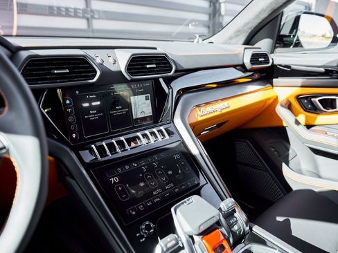 Used 2024 Lamborghini Urus S image 65