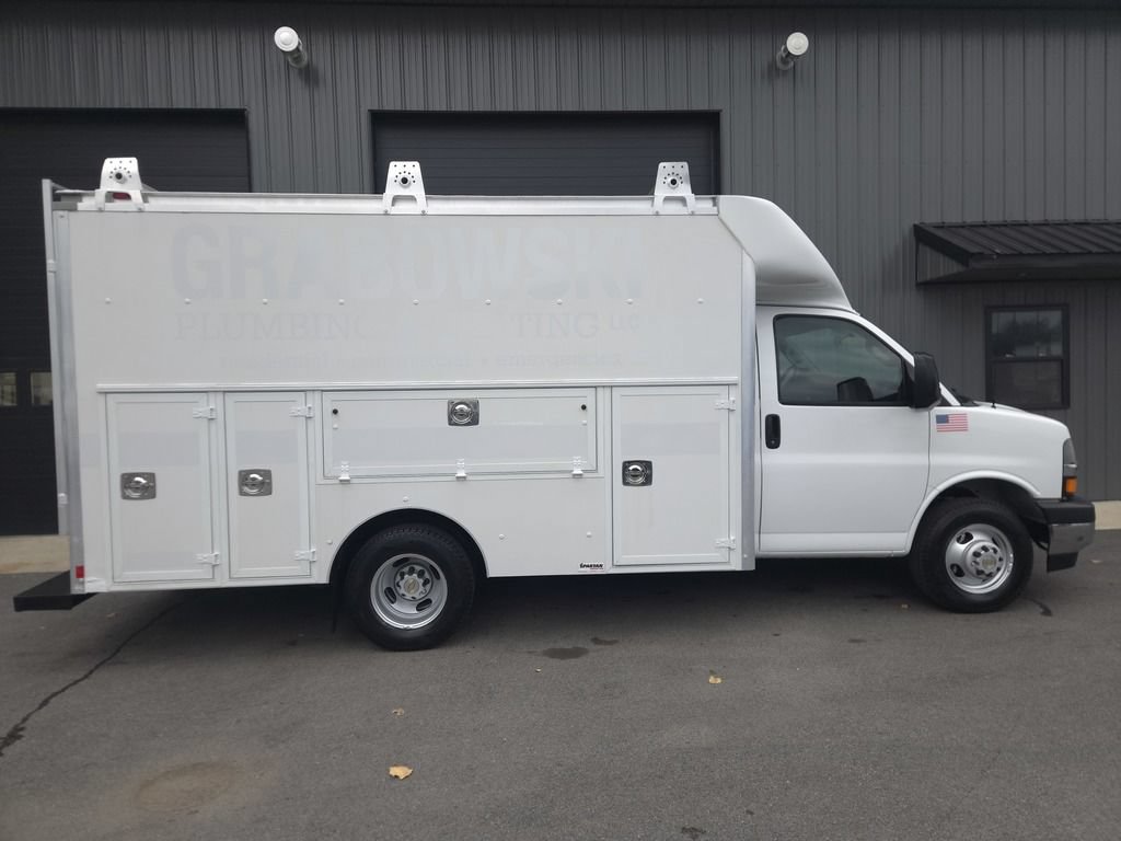 Used 2017 Chevrolet Express 3500 RWD image 5