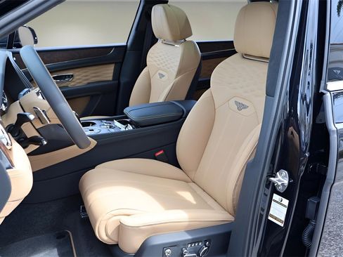 New 2025 Bentley Bentayga image 14