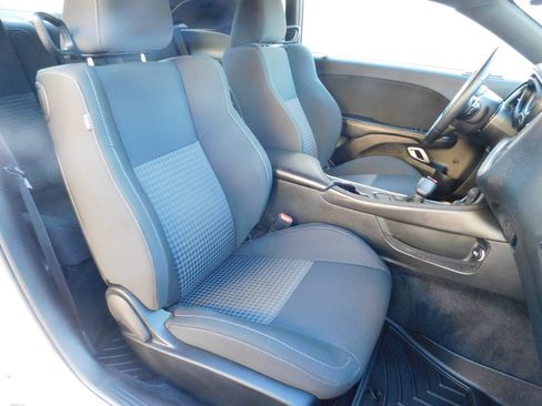 Used 2018 Dodge Challenger R/T image 19