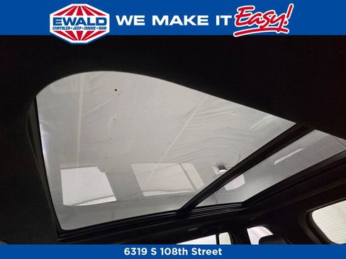 New 2025 Jeep Grand Cherokee Limited w/ Luxury Tech Group II image 11