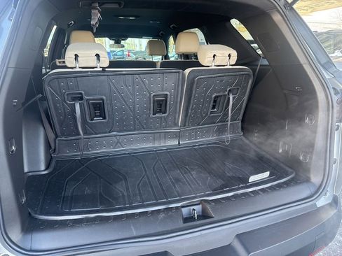 Used 2023 Chevrolet Traverse LS w/ Safety Package image 17