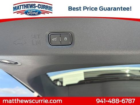 New 2025 Ford Expedition Active image 15