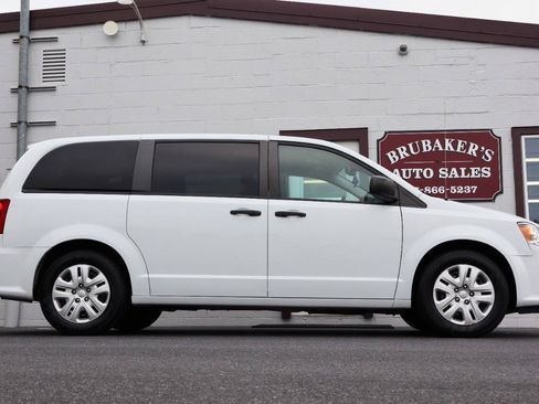 Used 2019 Dodge Grand Caravan SE w/ UConnect Hands-Free Group FWD image 7