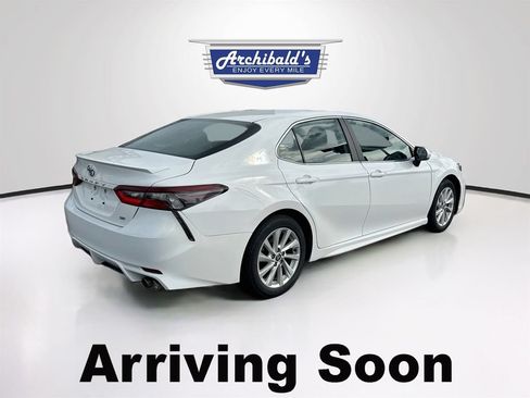 Used 2024 Toyota Camry SE FWD image 5