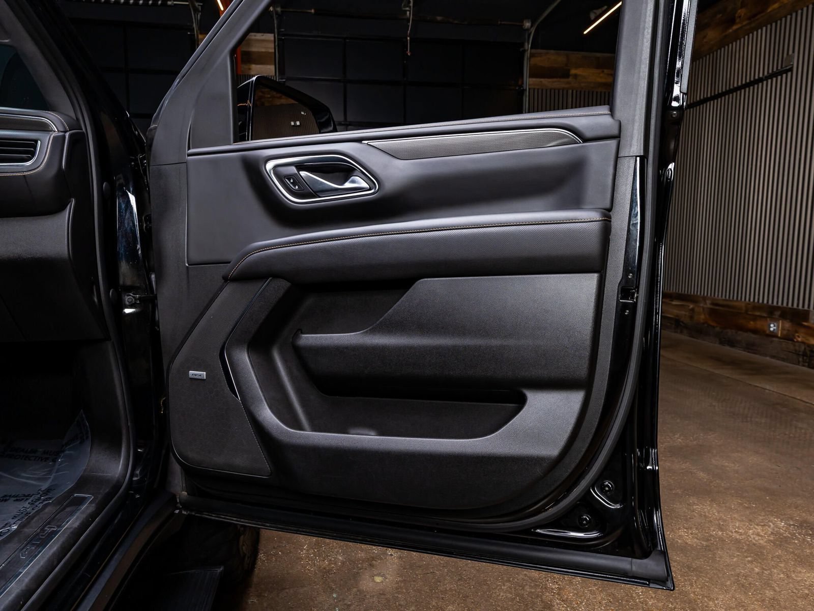Used 2022 GMC Yukon AT4 AWD/4WD image 35