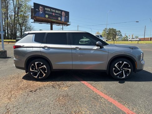 Used 2024 Mitsubishi Outlander SE FWD image 5
