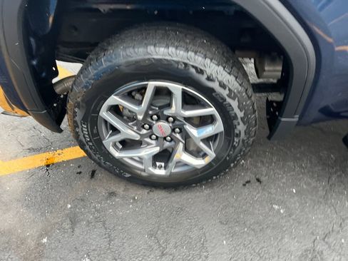 Used 2023 GMC Sierra 1500 SLE image 34