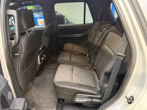 Used 2018 Ford Expedition XLT AWD/4WD image 17