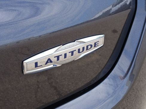 Used 2022 Jeep Compass Latitude w/ Convenience Group AWD/4WD image 27