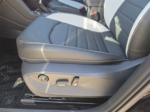 New 2026 Volkswagen Taos SEL image 19