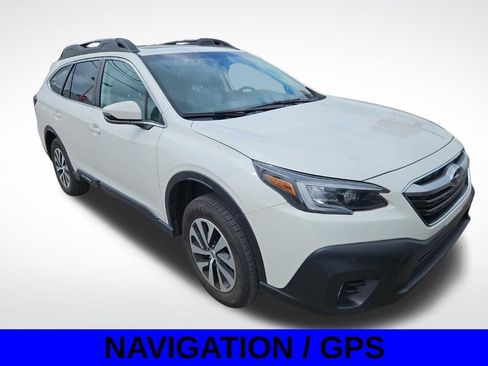 Used 2022 Subaru Outback Premium AWD/4WD image 3