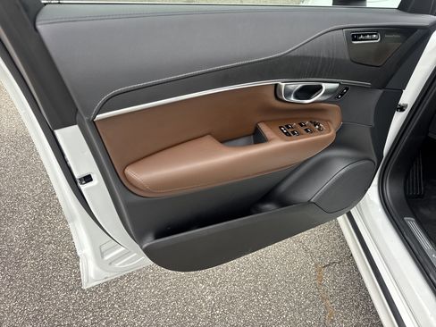 Used 2024 Volvo XC90 B6 Ultimate w/ Lounge Package image 10