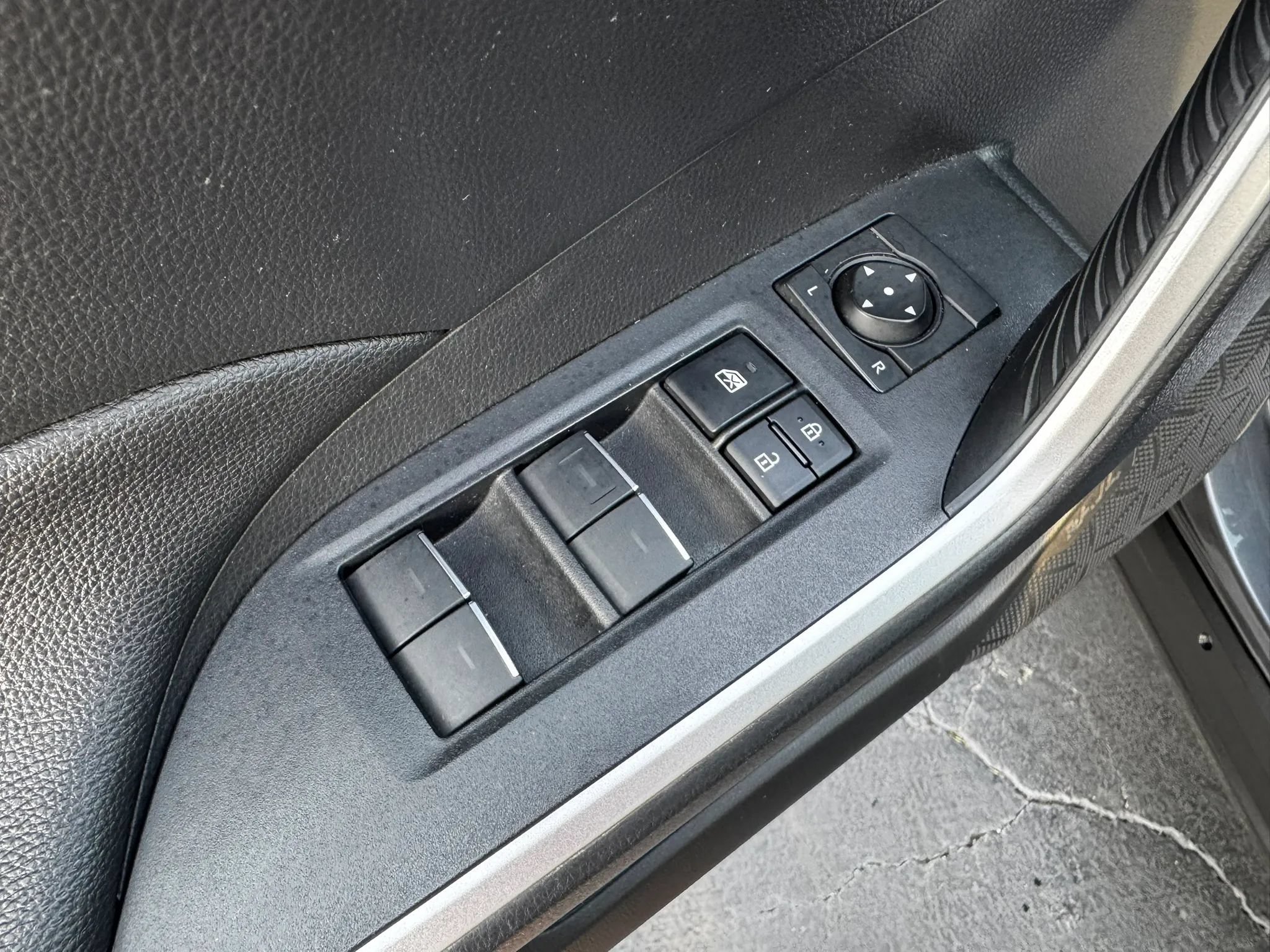 Used 2023 Toyota RAV4 SE AWD/4WD image 20