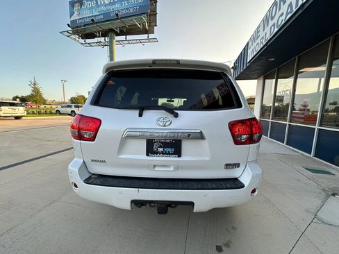 Used 2008 Toyota Sequoia Platinum RWD image 4