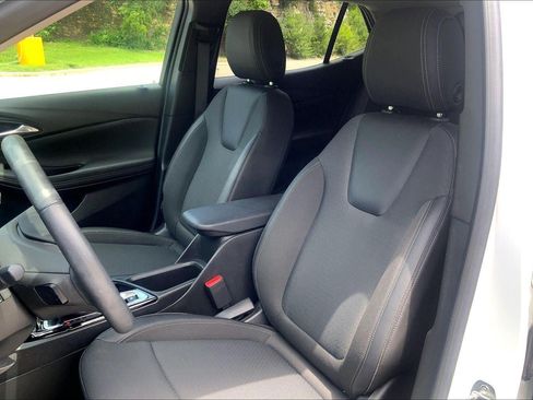 Used 2023 Buick Encore GX Preferred w/ Cold Weather Comfort Package FWD image 23