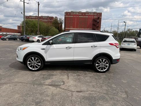 Used 2016 Ford Escape SE w/ SE Chrome Package image 5