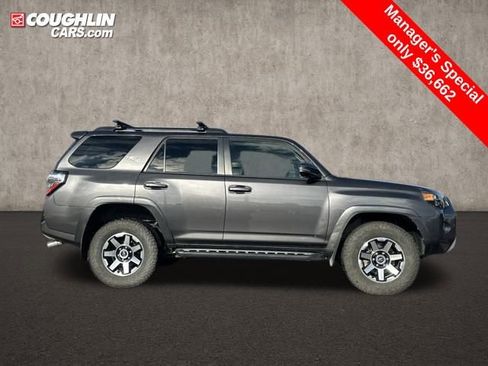 Used 2022 Toyota 4Runner TRD Off-Road Premium image 4