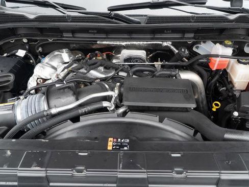 Used 2025 GMC Sierra 2500 AT4X image 10