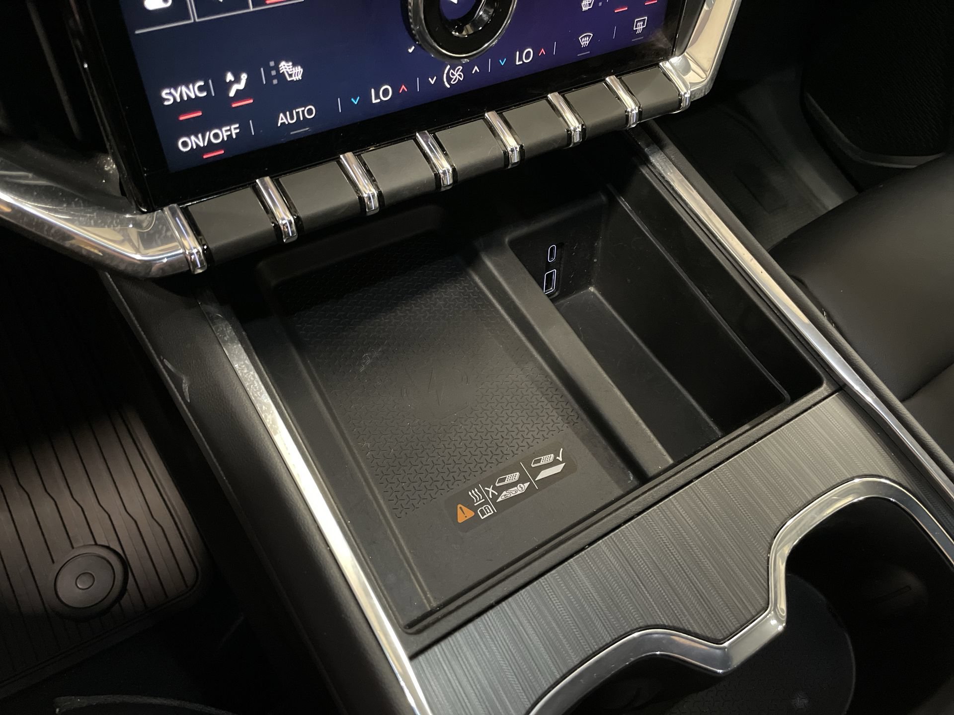 Used 2024 GMC Acadia Elevation w/ Luxury Package FWD image 35