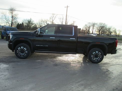 New 2026 GMC Sierra 2500 Denali Ultimate w/ Max Trailering Package image 8