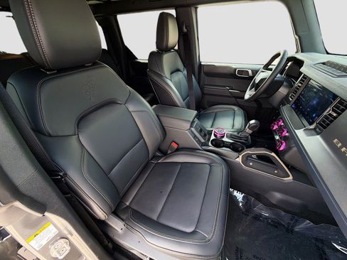 Used 2025 Ford Bronco Badlands AWD/4WD image 13