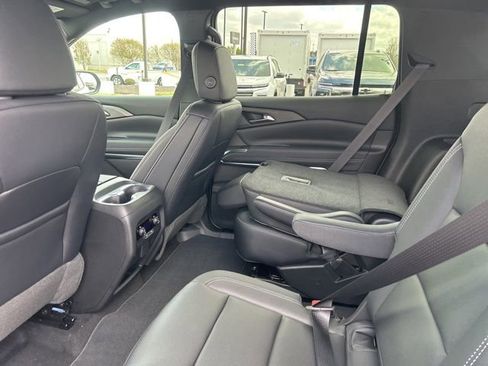 New 2026 Chevrolet Traverse LT w/ Sun and Wheel Package FWD image 29