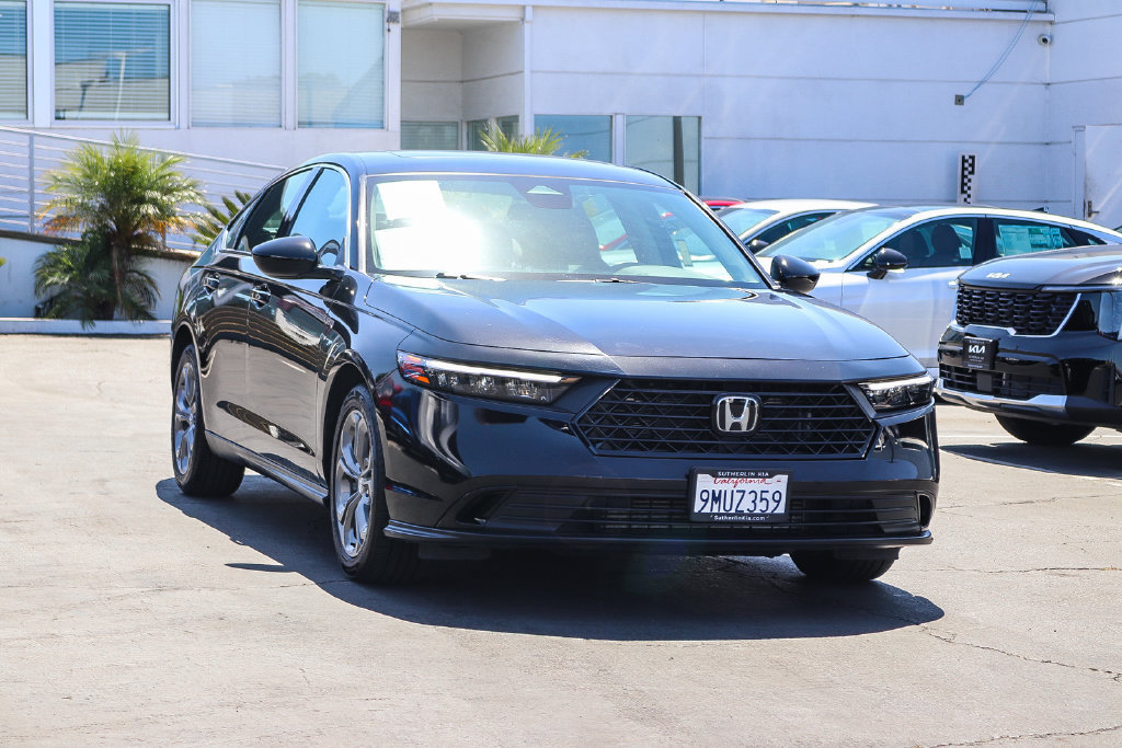 Used 2024 Honda Accord EX image 3