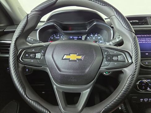Used 2021 Chevrolet TrailBlazer LT w/ Convenience Package FWD image 21