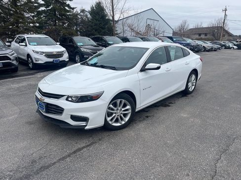 Used 2017 Chevrolet Malibu LT w/ Leather Package image 2
