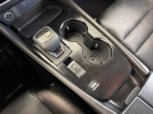 Used 2023 Nissan Rogue SL w/ SL Premium Package image 26