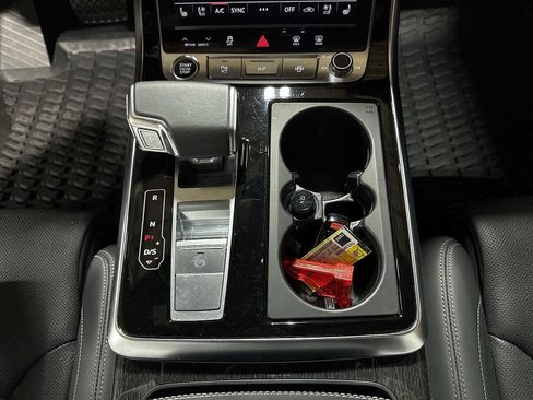Used 2025 Audi Q7 3.0T Prestige w/ Prestige Package image 34