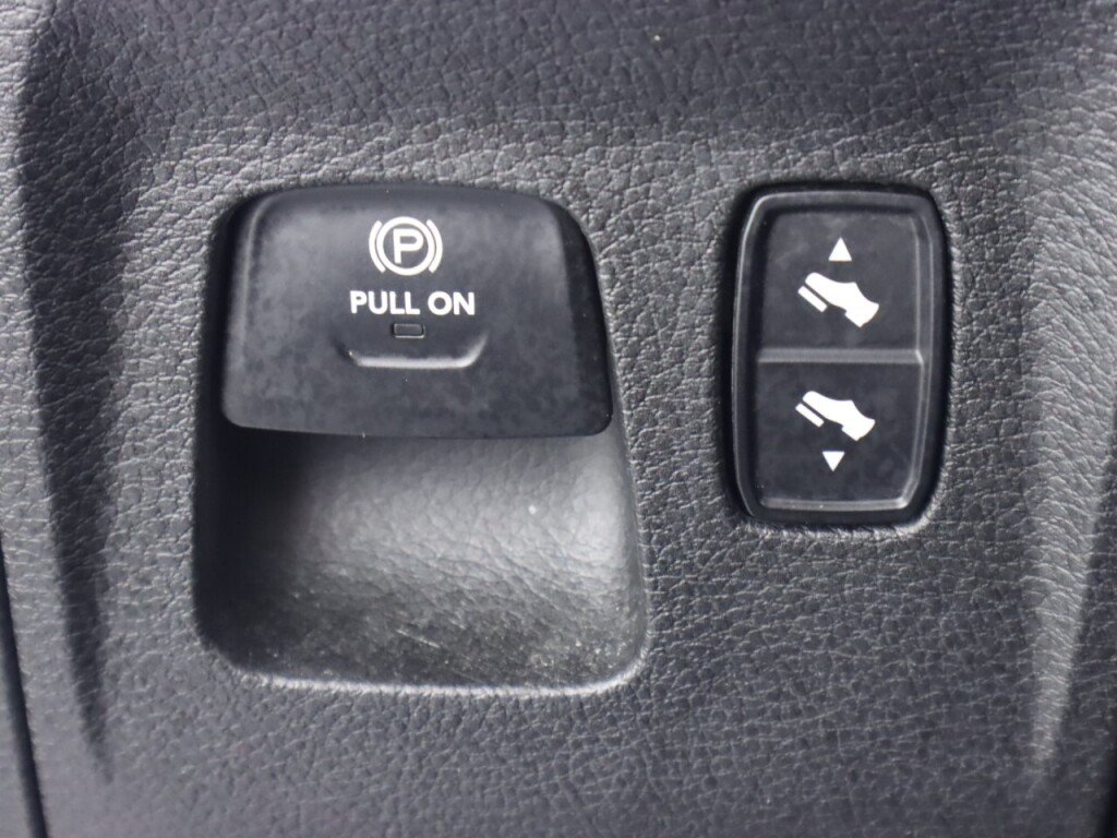 Used 2019 RAM 1500 Big Horn AWD/4WD image 11
