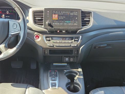 Used 2023 Honda Passport TrailSport image 12