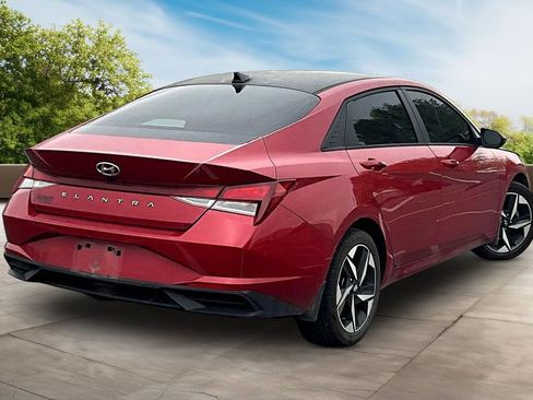 Used 2023 Hyundai Elantra SEL w/ Convenience Package image 2