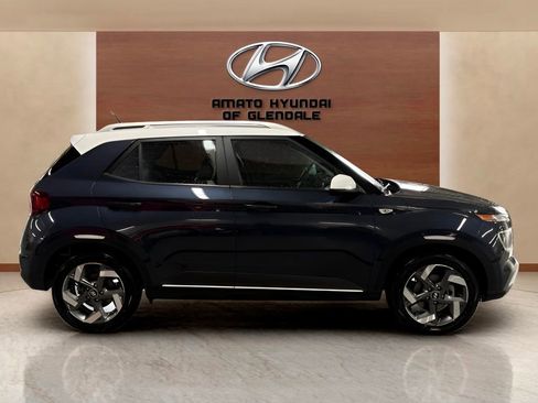 Used 2025 Hyundai Venue Limited FWD image 7
