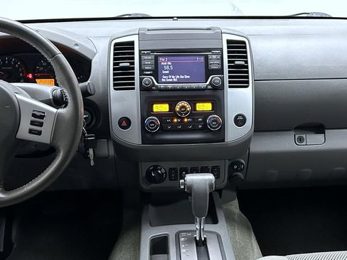 Used 2018 Nissan Frontier SV w/ Value Truck Package AWD/4WD image 13