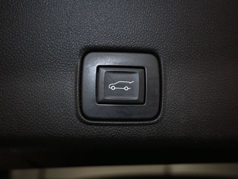 Used 2023 Chevrolet TrailBlazer RS w/ Sun and Liftgate Package AWD/4WD image 38