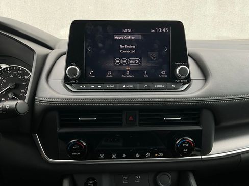 Used 2025 Nissan Rogue SV image 27