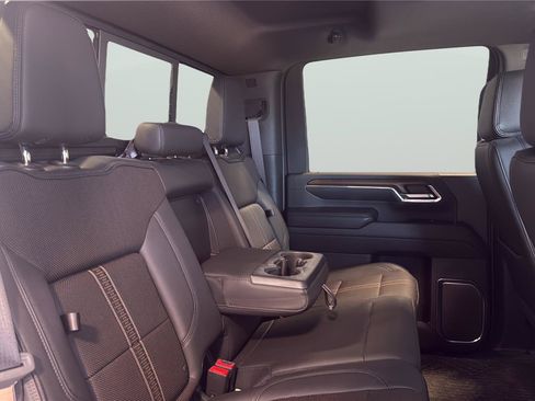 Used 2024 Chevrolet Silverado 2500 High Country w/ High Country Premium Package AWD/4WD image 16