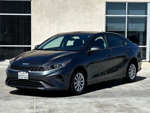 Used 2022 Kia Forte Sedan FWD image 3