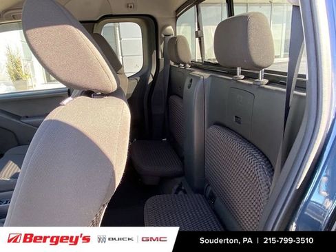 Used 2015 Nissan Frontier SV w/ SV Value Truck Package image 6