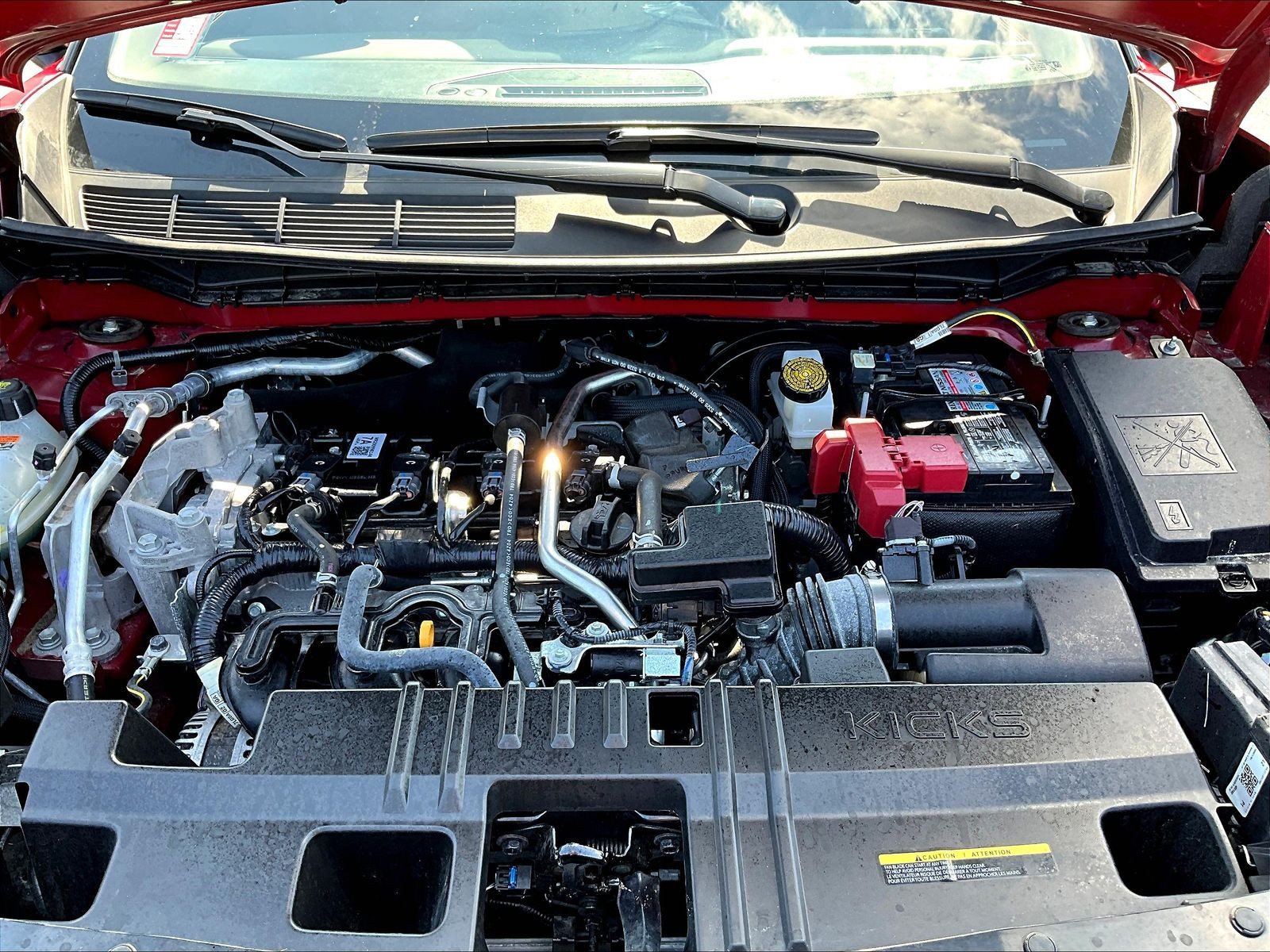 Certified 2025 Nissan Kicks SR FWD image 32