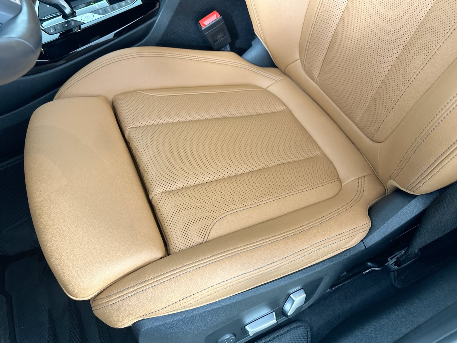 Used 2023 BMW X3 xDrive30i w/ M Sport Package AWD/4WD image 40