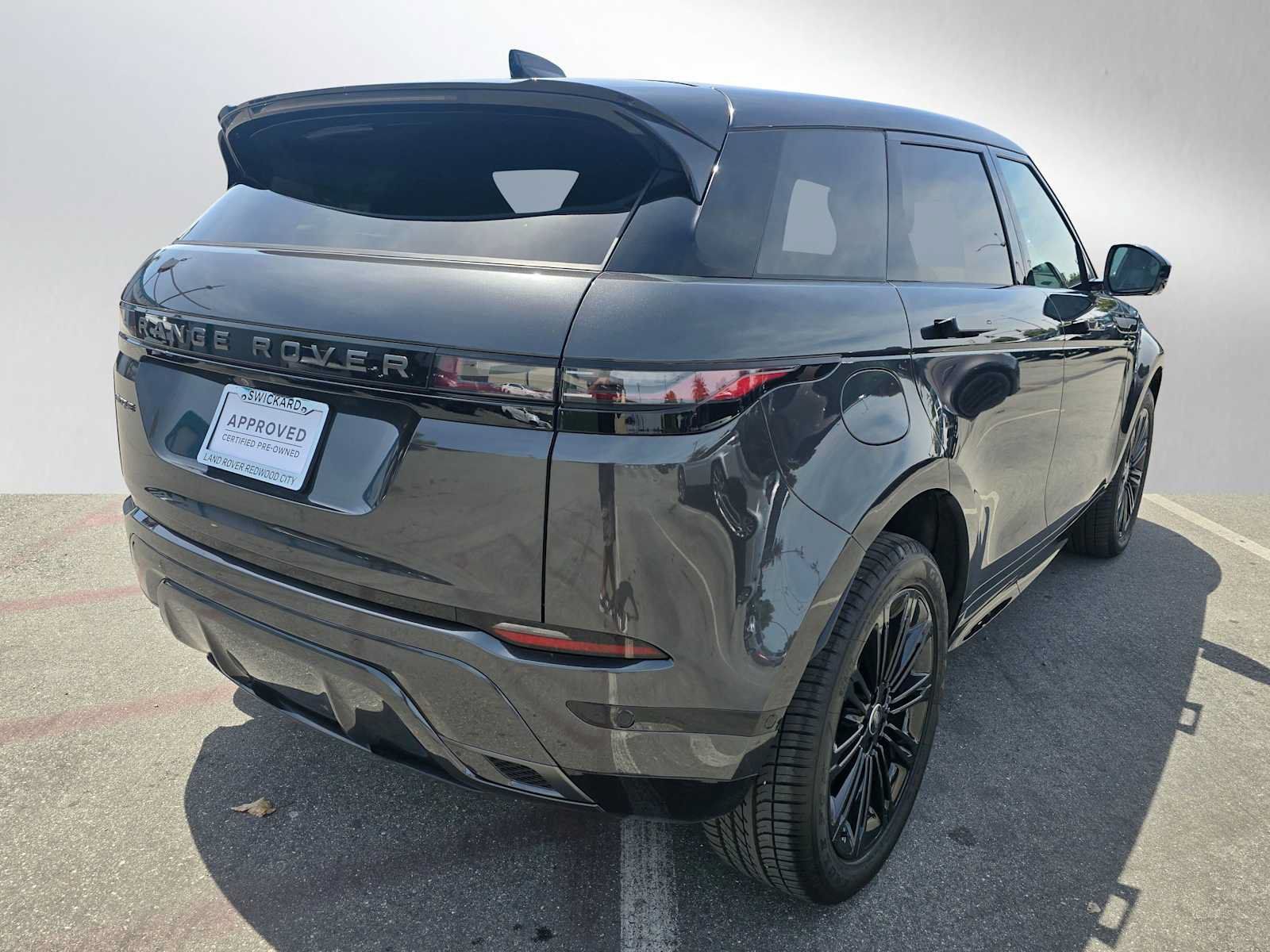 Used 2026 Land Rover Range Rover Evoque Dynamic SE AWD/4WD image 5