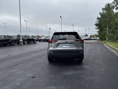 Used 2024 Toyota RAV4 XLE AWD/4WD image 4
