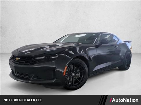 Used 2023 Chevrolet Camaro LT RWD image 1